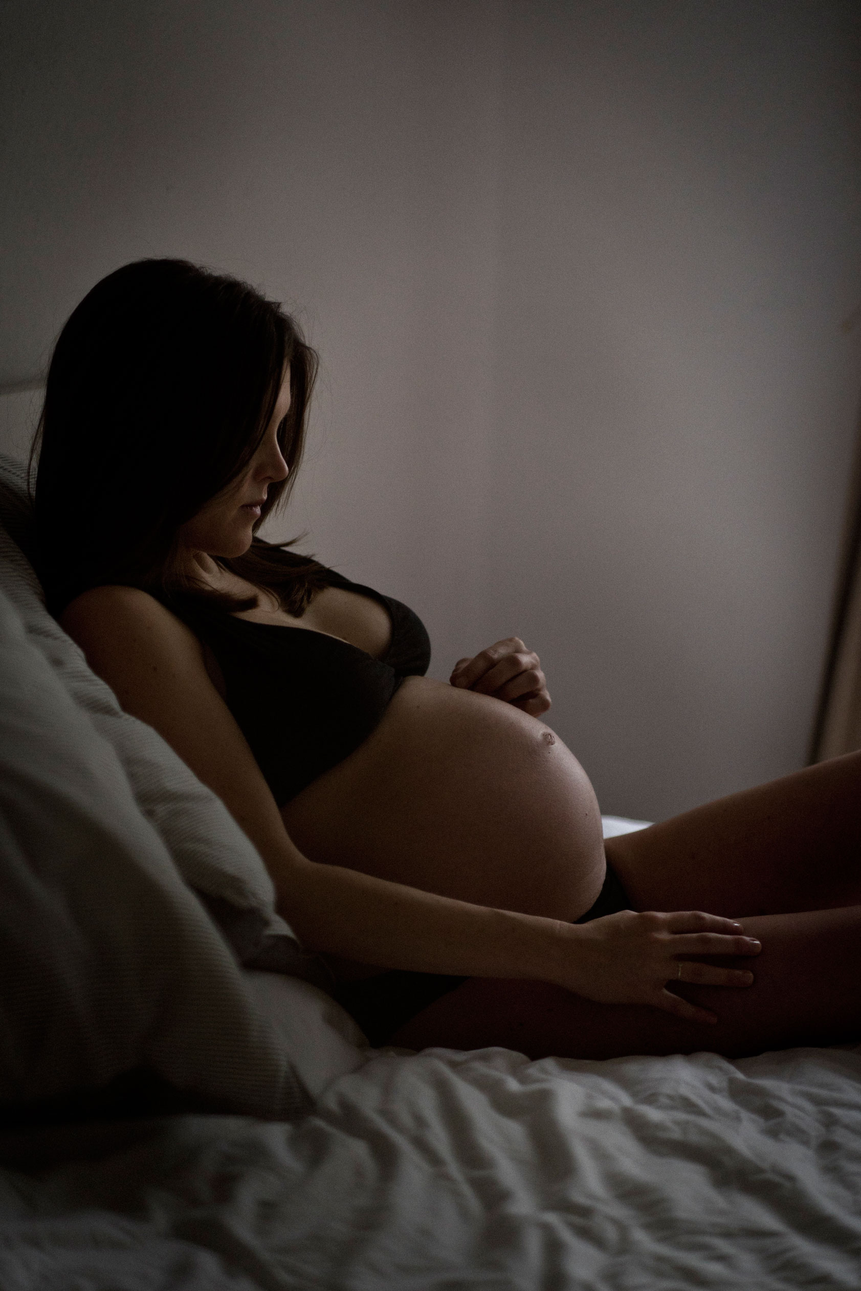 Schwangerschaftsfotos-im-eigenen-Bett