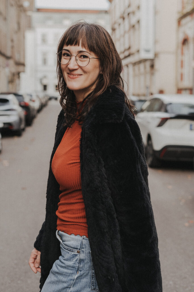 Sina Giencke Fotografin Dynamisches Portraitfoto der Fotografin Sina Giencke